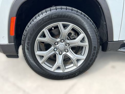 Used 2022 Jeep Wagoneer Series II image 12