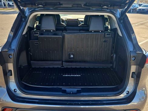 Used 2023 Toyota Highlander XLE image 21