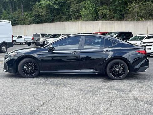 Used 2025 Toyota Camry SE w/ Convenience Package FWD image 7
