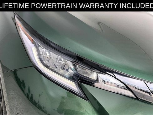 Used 2025 Toyota Sienna XLE Woodland Edition AWD/4WD image 38