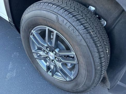 Used 2025 GMC Acadia Elevation image 34