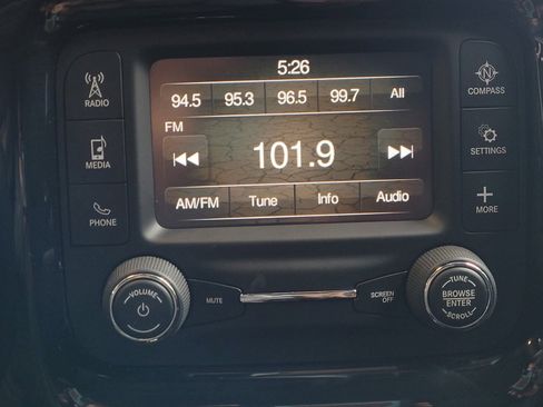 Used 2018 Jeep Compass Latitude AWD/4WD image 25