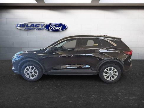 Used 2023 Ford Escape Active AWD/4WD image 3