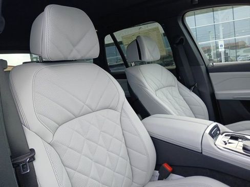 New 2026 BMW X5 sDrive40i RWD image 18