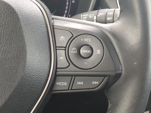 Used 2023 Toyota Corolla Cross XLE w/ Convenience Package image 33