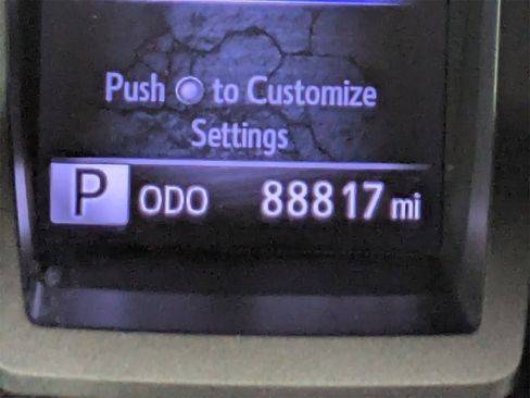 Used 2020 Toyota Tacoma TRD Sport w/ Phone Cable & Charge Package image 33