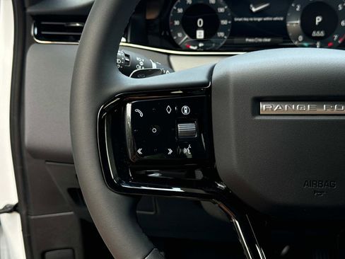 New 2025 Land Rover Range Rover Evoque S image 27