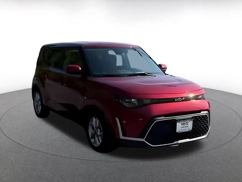 Used 2025 Kia Soul LX w/ LX Technology Package FWD image 14