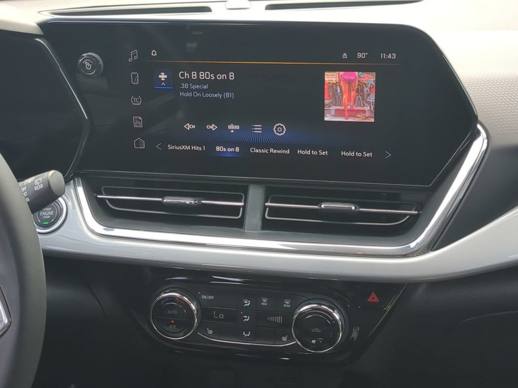 Used 2024 Chevrolet Trax LT w/ LT Convenience Package FWD image 15