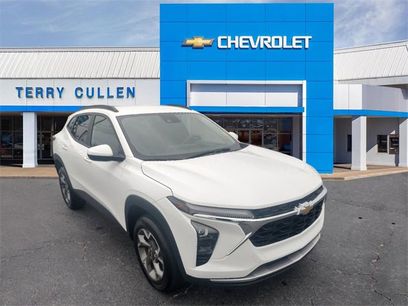 Used 2025 Chevrolet Trax LT