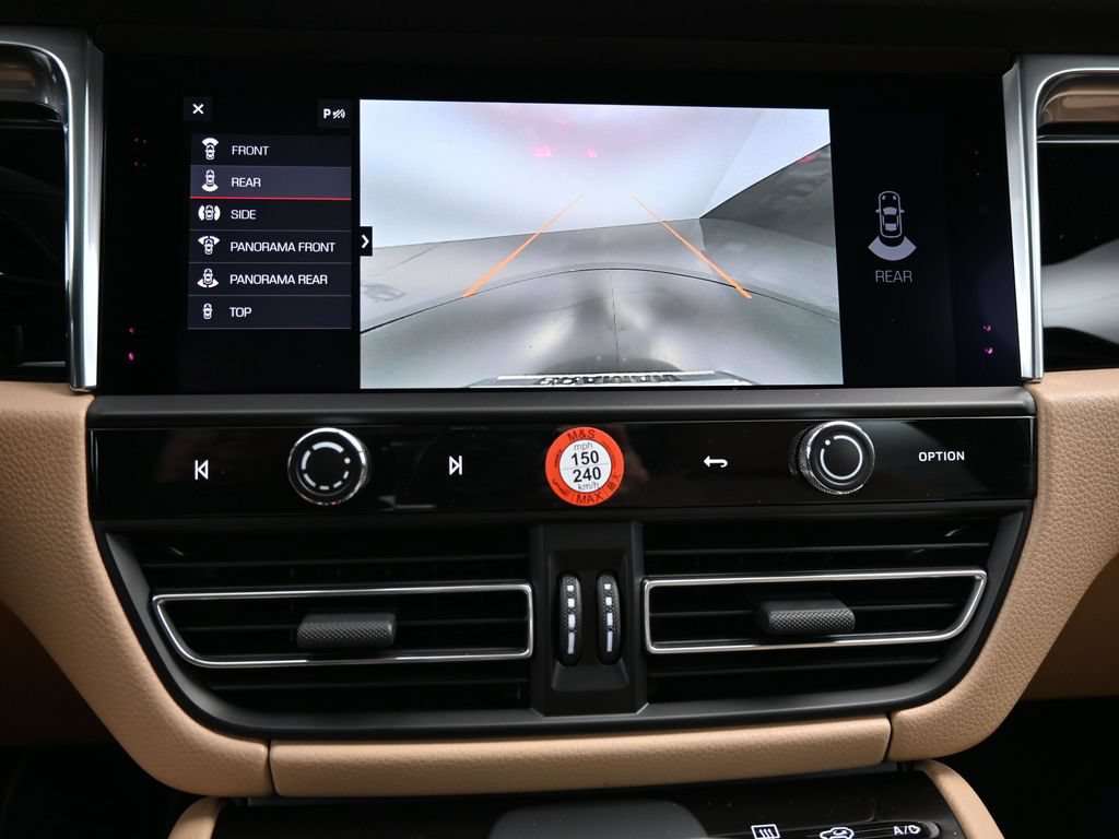 Certified 2026 Porsche Macan AWD/4WD image 9
