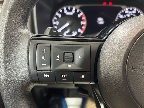 Used 2023 Nissan Rogue SV image 22