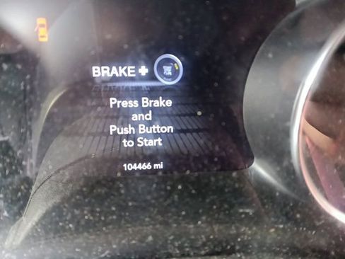 Used 2019 Dodge Challenger SXT image 10