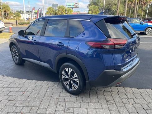 Used 2023 Nissan Rogue SV image 3