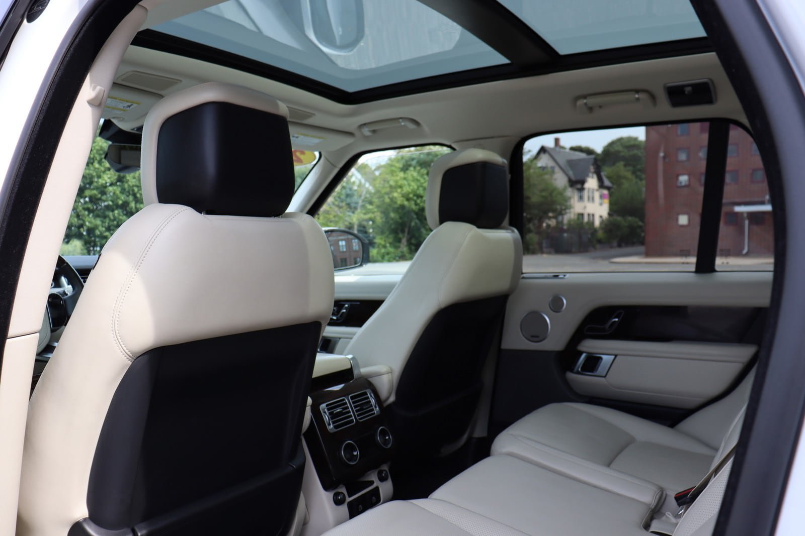 Used 2021 Land Rover Range Rover HSE AWD/4WD image 14