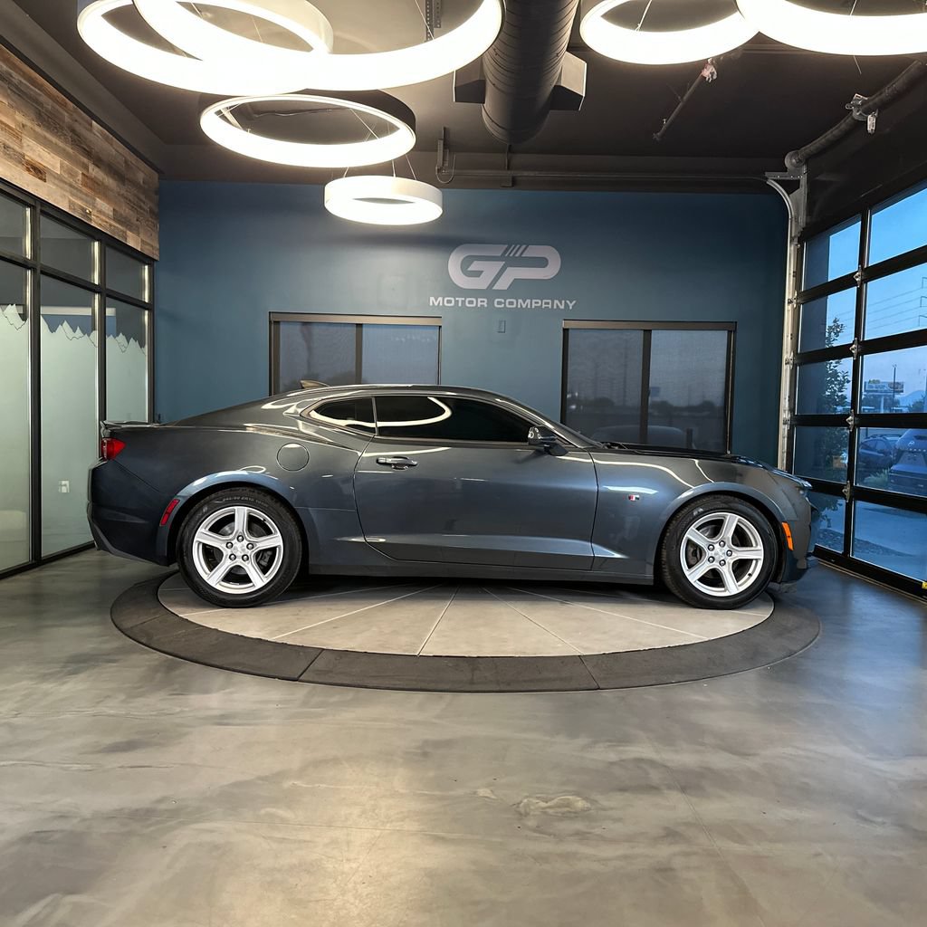 Used 2022 Chevrolet Camaro LT RWD image 2