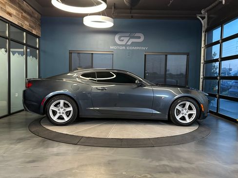 Used 2022 Chevrolet Camaro LT RWD image 2