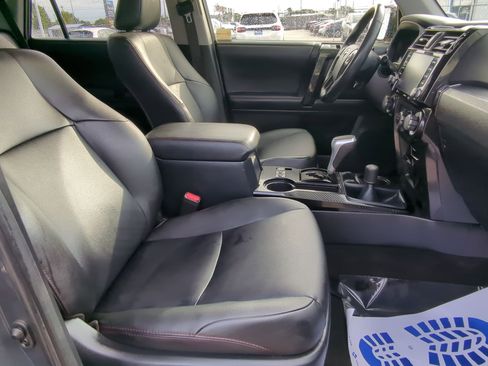 Used 2024 Toyota 4Runner TRD Off-Road Premium image 31