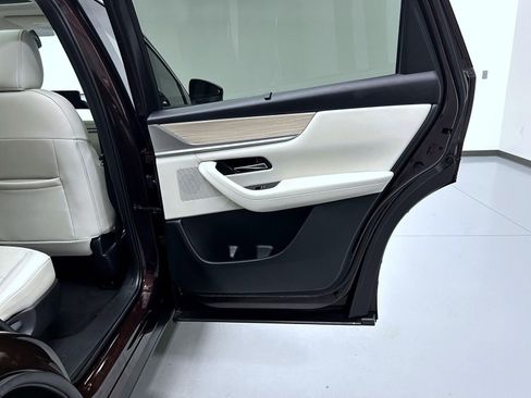 Certified 2024 MAZDA CX-90 Plug-In Hybrid w/ Premium Plus AWD/4WD image 17