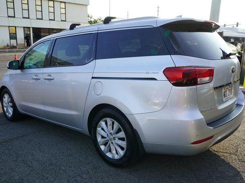 Used 2016 Kia Sedona EX FWD image 25
