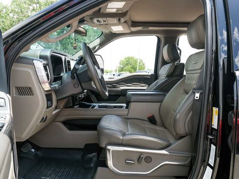 Used 2025 Ford F350 Platinum w/ Platinum Plus Package AWD/4WD image 4