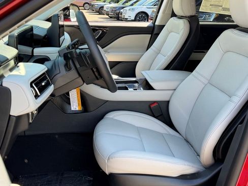 New 2026 Lincoln Aviator AWD image 11