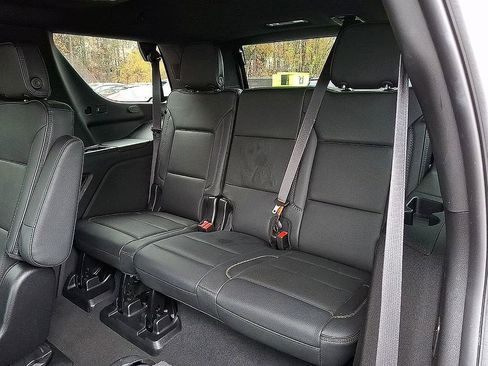 Used 2024 GMC Yukon Denali w/ Advanced Technology Package image 12