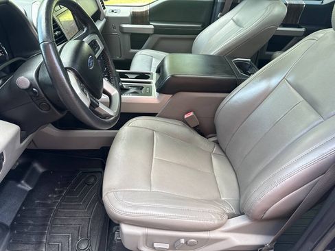 Used 2018 Ford F150 Lariat w/ Equipment Group 502A Luxury RWD image 13