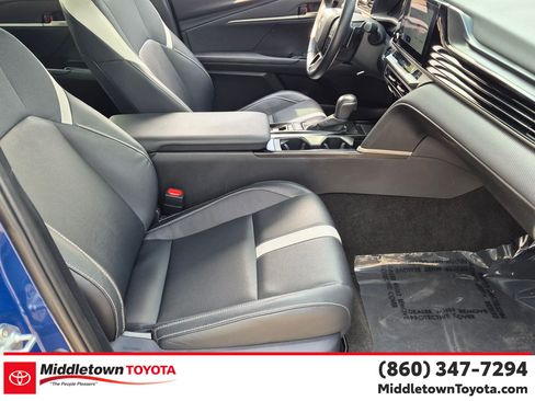 Used 2025 Toyota Camry SE FWD image 36