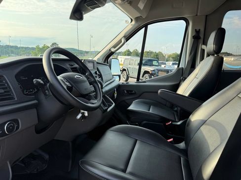 Used 2025 Ford Transit 350 XL RWD image 3