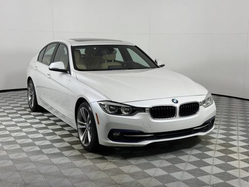 Used 2018 BMW 330i xDrive Sedan w/ Convenience Package AWD/4WD image 3