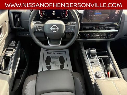 New 2026 Nissan Pathfinder SL AWD/4WD image 12