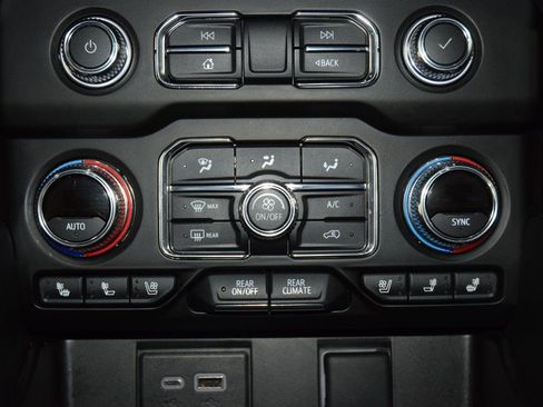 Used 2024 GMC Yukon AT4 w/ AT4 Premium Plus Package image 35