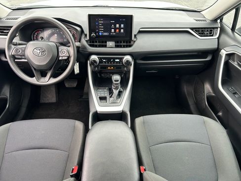 Used 2025 Toyota RAV4 LE image 28