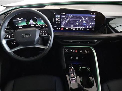 Used 2025 Audi Q5 Premium w/ Premium Plus AWD/4WD image 21