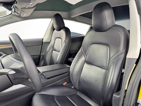 Used 2022 Tesla Model 3 Standard Range image 36