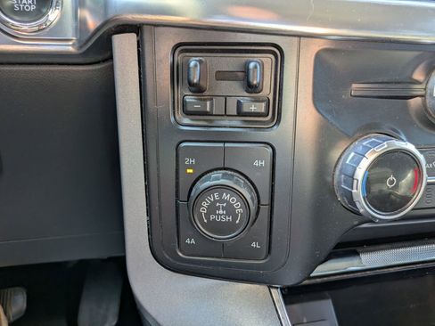 Used 2022 Ford F150 Lariat image 16