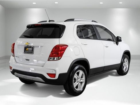 Used 2022 Chevrolet Trax LT w/ Driver Confidence Package image 6