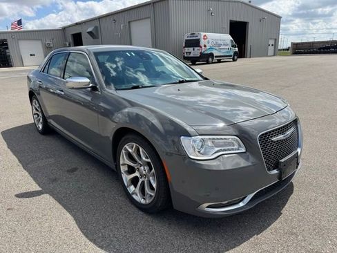 Used 2018 Chrysler 300 C w/ Safetytec Plus Group image 3