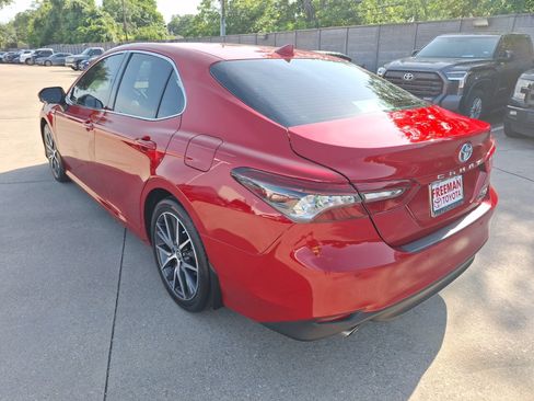 Used 2023 Toyota Camry XLE w/ Navigation Package FWD image 4