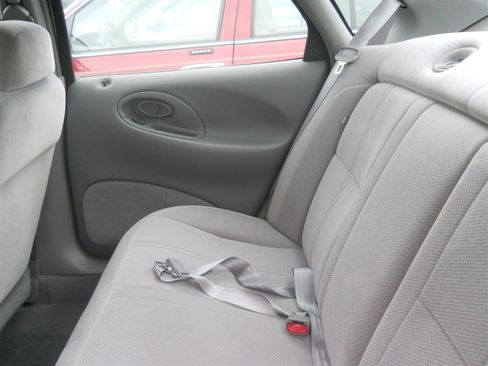 Used 1998 Ford Taurus SE FWD image 9
