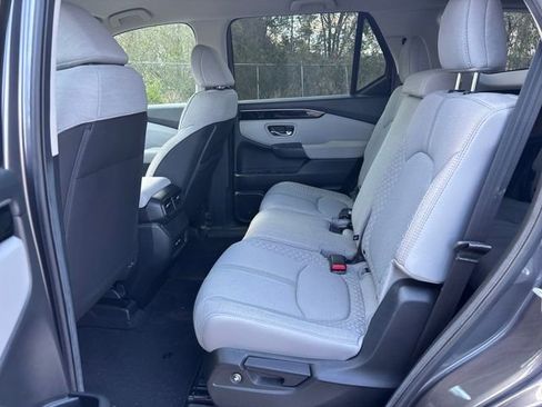 Used 2023 Honda Pilot LX image 4
