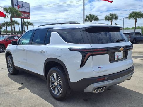 Used 2026 Chevrolet Traverse LT w/ Driver Confidence Package FWD image 7