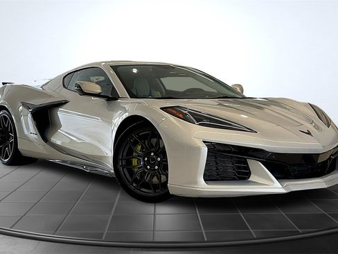 Used 2023 Chevrolet Corvette Z06 image 1