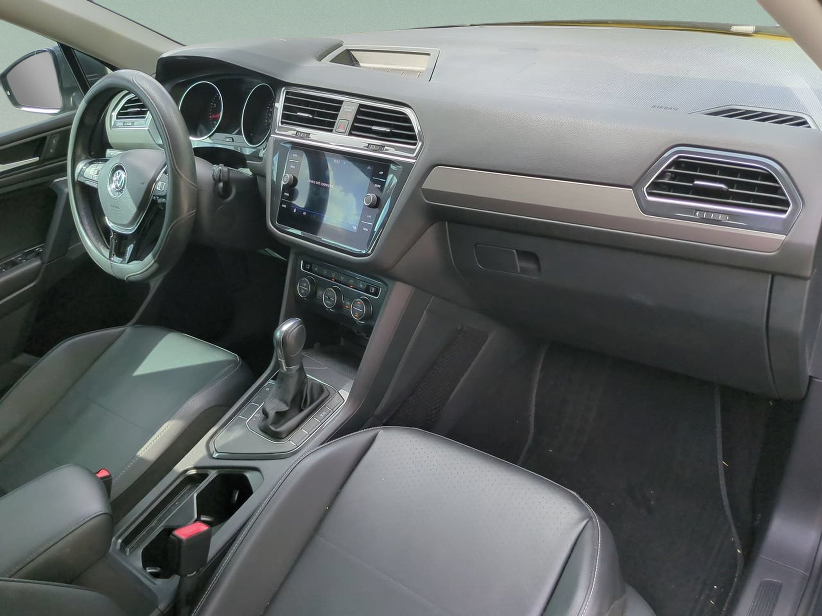 Used 2019 Volkswagen Tiguan SE w/ Panoramic Sunroof Package FWD image 21