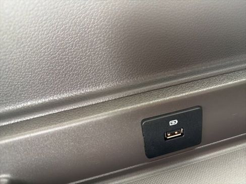 Used 2021 Ford Expedition XLT image 30