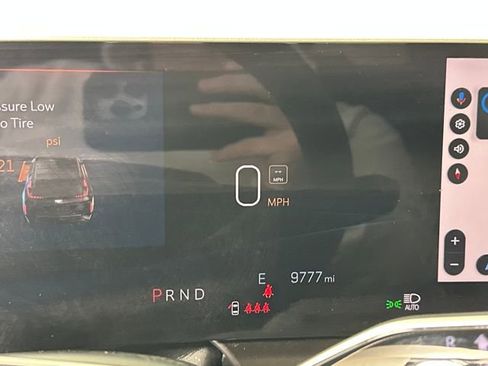 Used 2024 Cadillac Lyriq Tech image 18