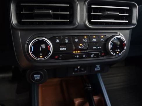 Used 2024 Ford Maverick Lariat FWD image 11