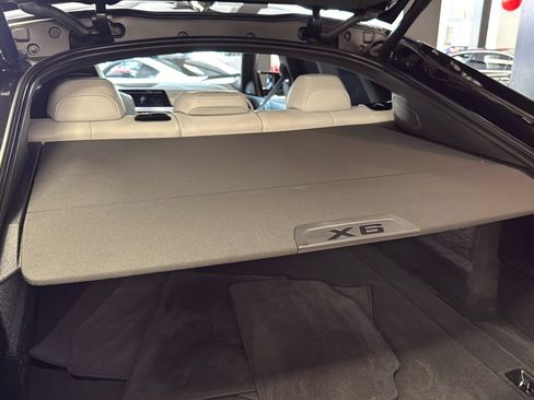 Used 2022 BMW X6 M Competition w/ Competition Package image 50