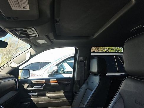 Used 2024 GMC Sierra 1500 Denali image 11